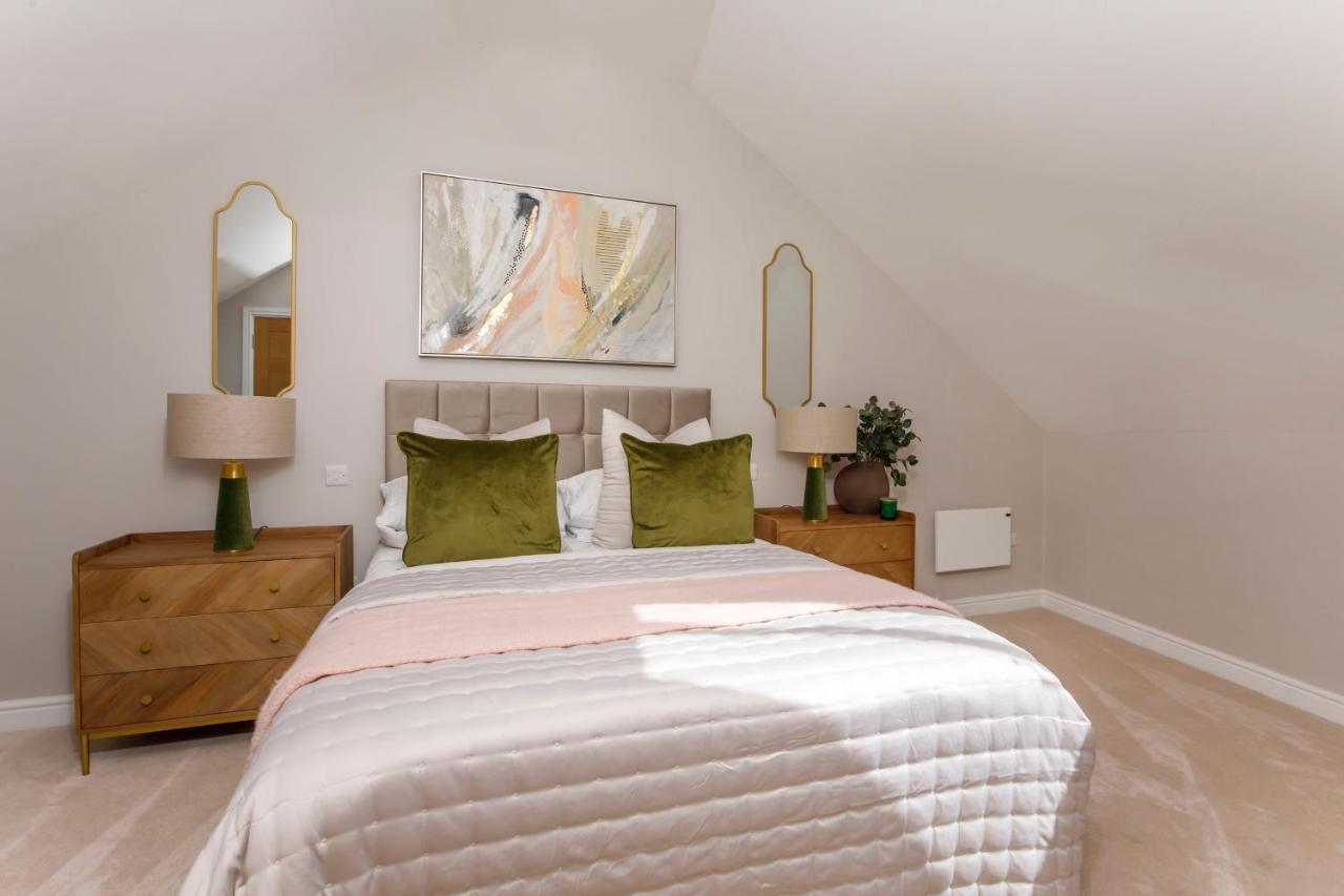 Crescent Court Modern And Luxurious Apartments ヨーク エクステリア 写真