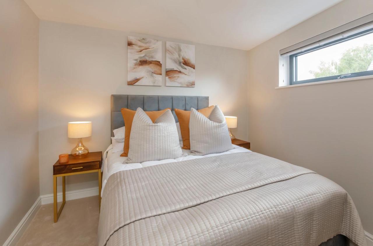 Crescent Court Modern And Luxurious Apartments ヨーク エクステリア 写真