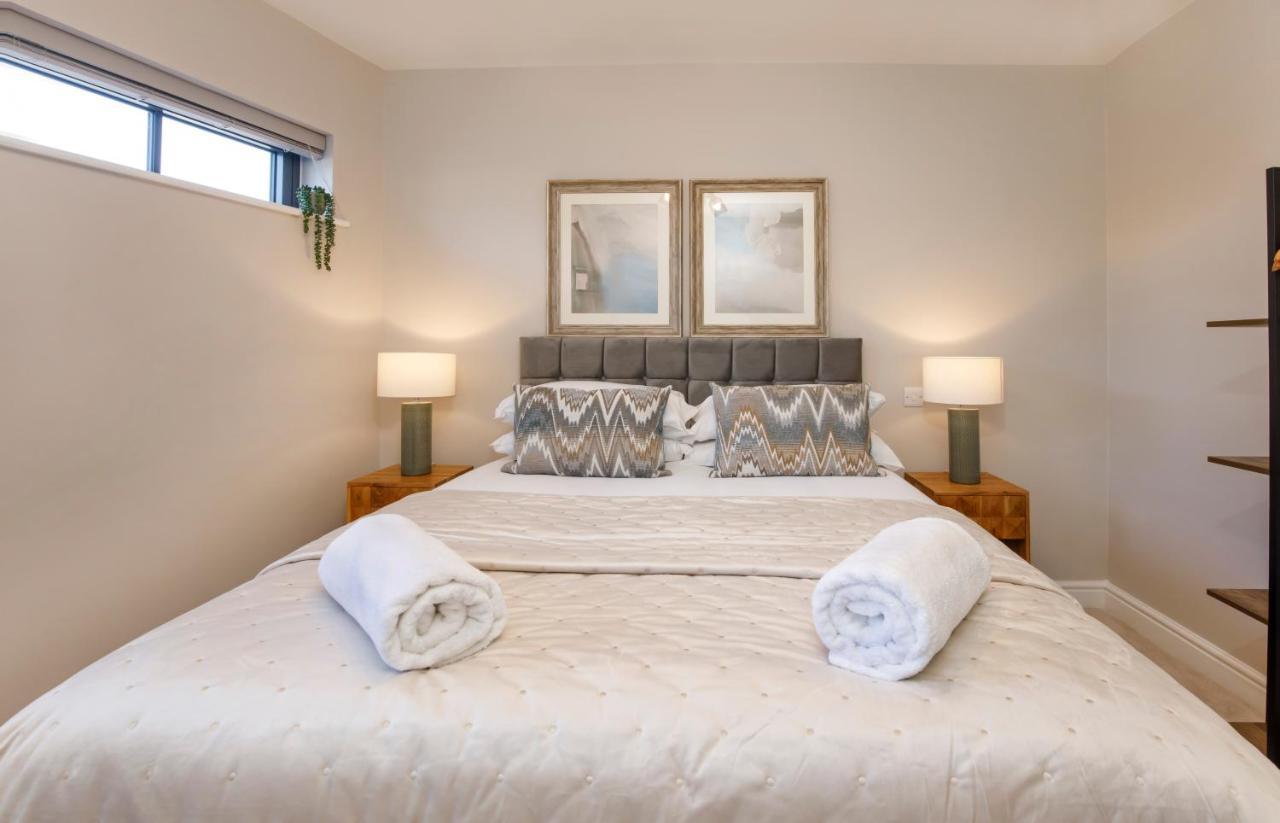Crescent Court Modern And Luxurious Apartments ヨーク エクステリア 写真