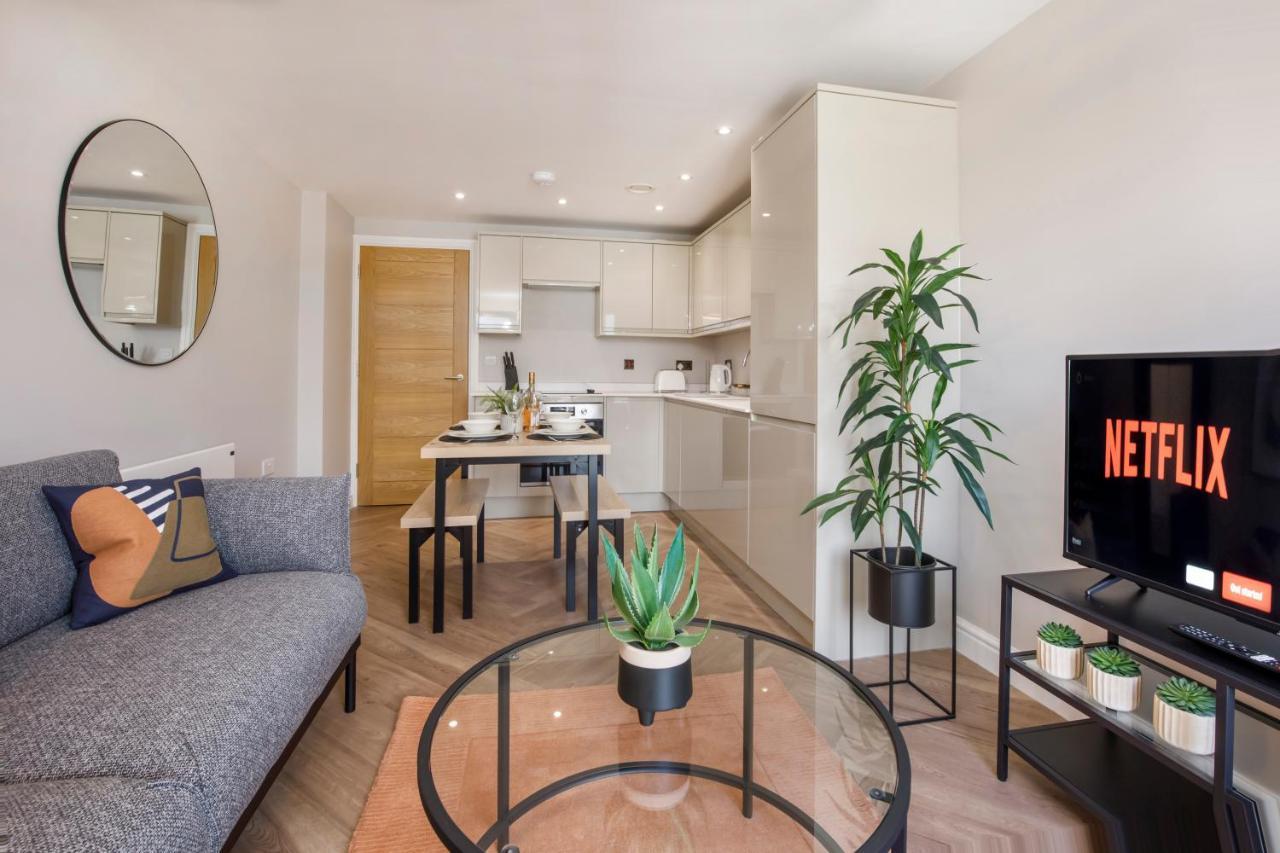 Crescent Court Modern And Luxurious Apartments ヨーク エクステリア 写真