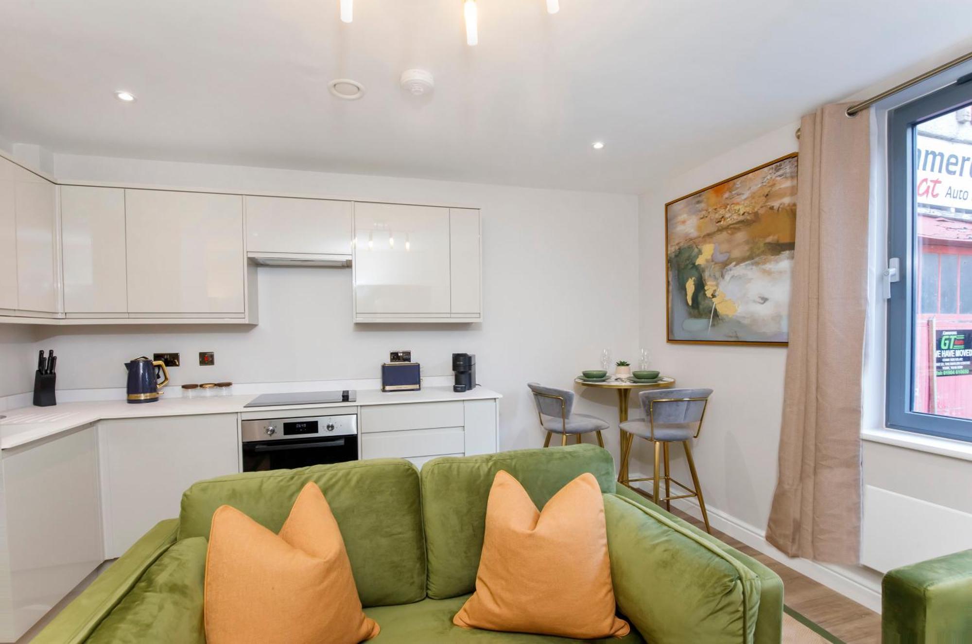Crescent Court Modern And Luxurious Apartments ヨーク エクステリア 写真