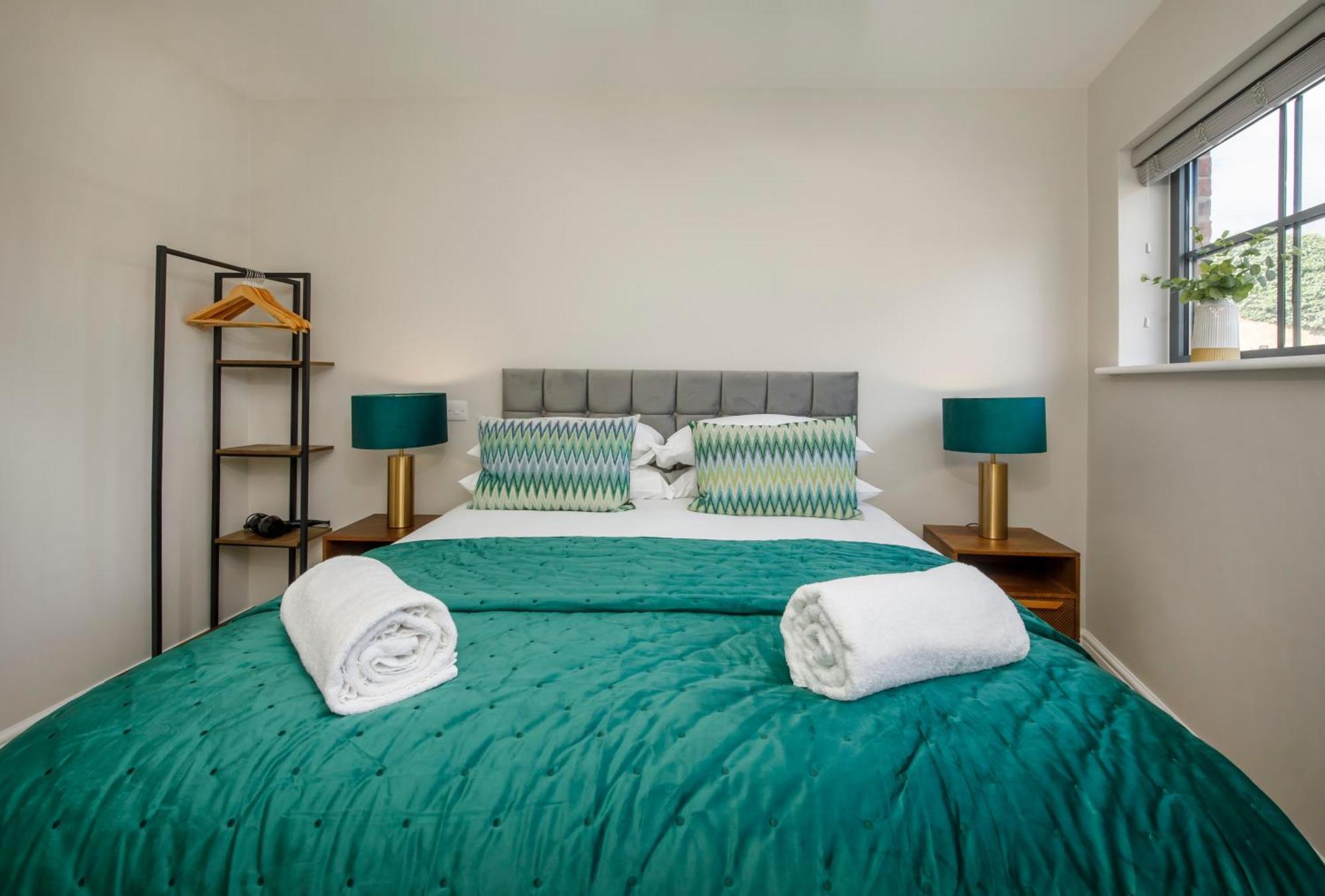Crescent Court Modern And Luxurious Apartments ヨーク エクステリア 写真